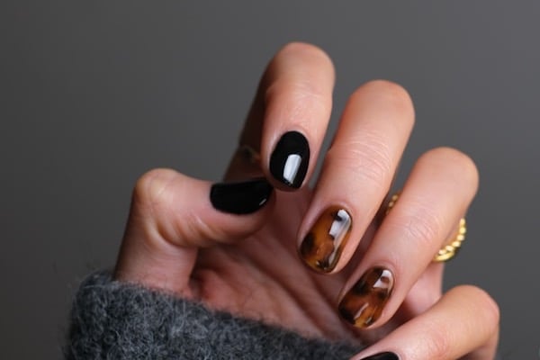 Nail salons & technicians — generic illustration